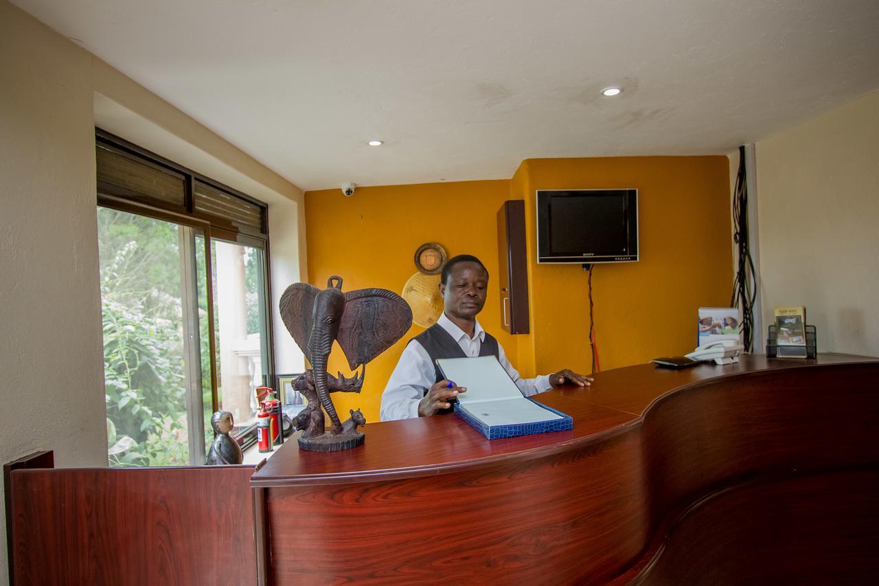 Tuzza Hotel Bushenyi Eksteriør bilde