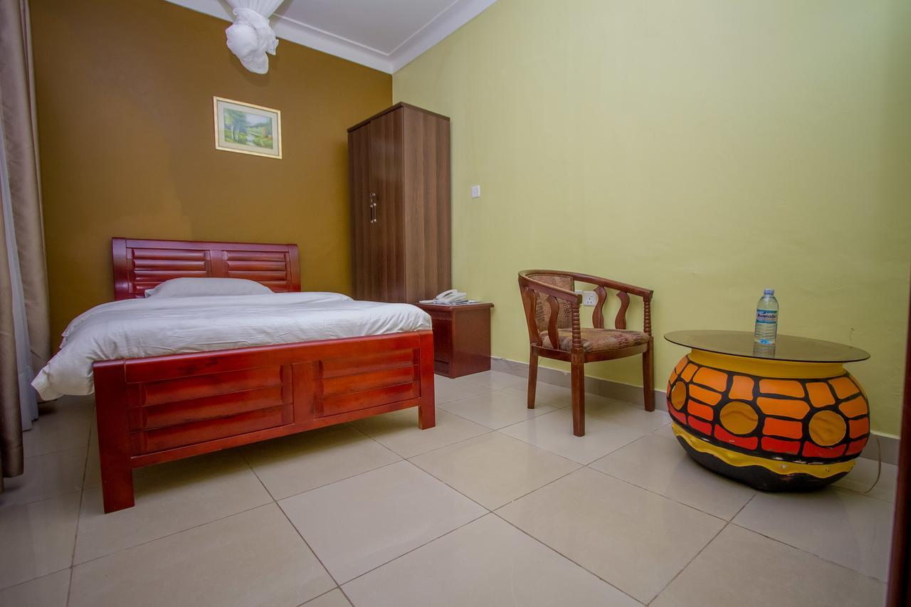Tuzza Hotel Bushenyi Eksteriør bilde